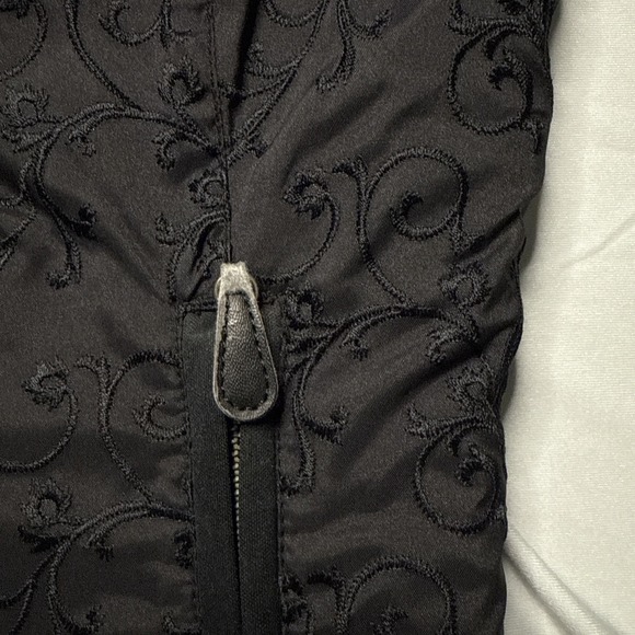 Eddie Bauer Puffer Vest Womens Small Black Goose Down Floral Embroidered Zip - Picture 6 of 7
